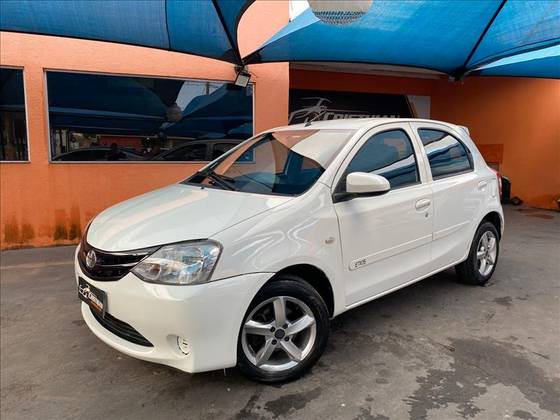 TOYOTA ETIOS 1.5 XS 16V FLEX 4P MANUAL TOYOTA ETIOS 1.5 XS 16V FLEX 4P MANUAL
